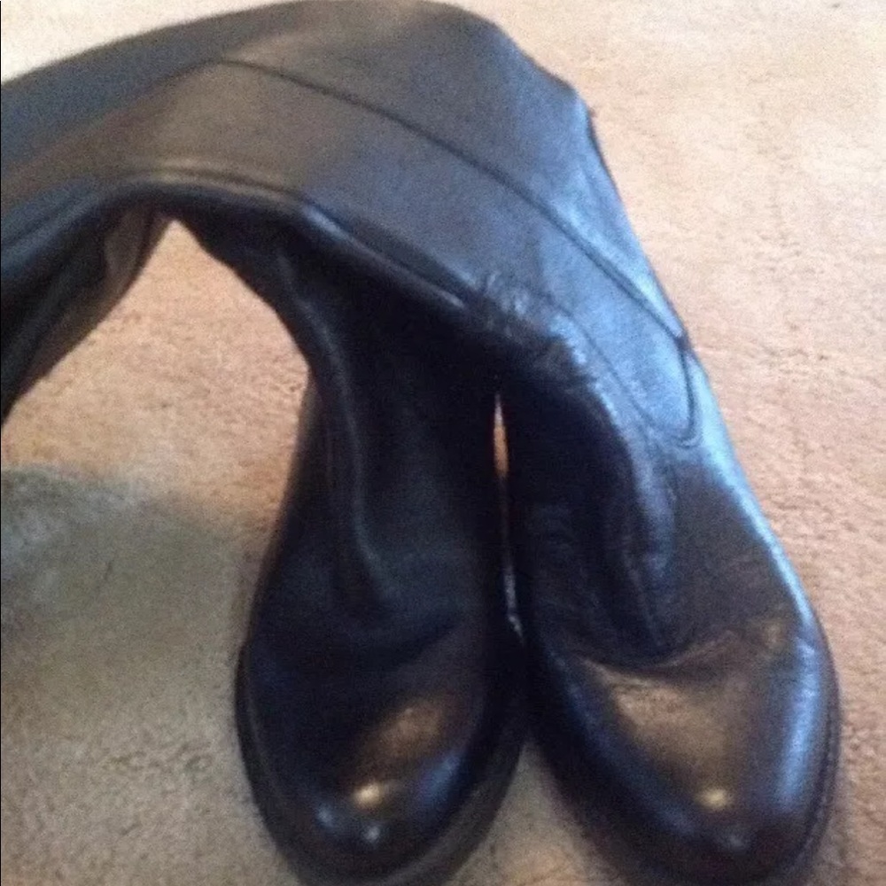 Boots - Picture 4 of 6